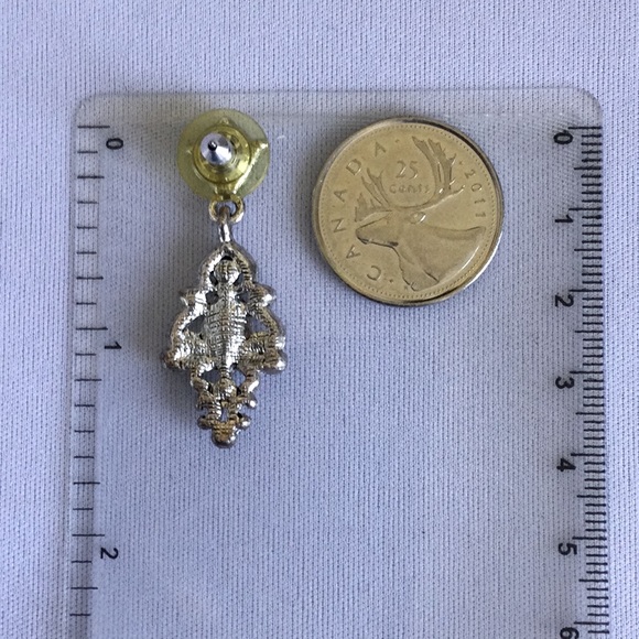 AVON Vintage Elegant Drop Earrings - Picture 3 of 4